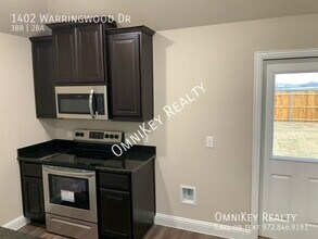 1402 Warringwood Dr in Greenville, TX - Building Photo - Building Photo