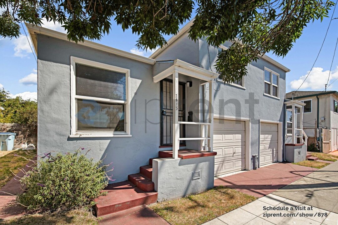 2825 Sacramento St in Berkeley, CA - Building Photo