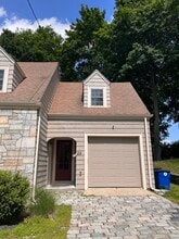 22 Douglas Rd in Lynnfield, MA - Building Photo - Building Photo