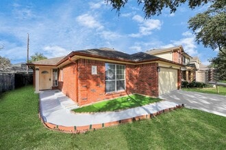 5130 Natasha Run Ln in Houston, TX - Foto de edificio - Building Photo