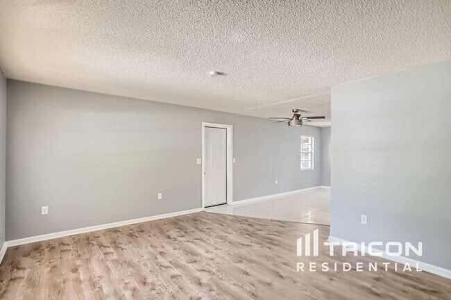 3415 W Bay Ave in Tampa, FL - Building Photo - Building Photo