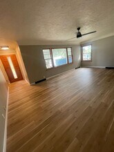914 Loretta Ave in Waterloo, IA - Building Photo - Building Photo