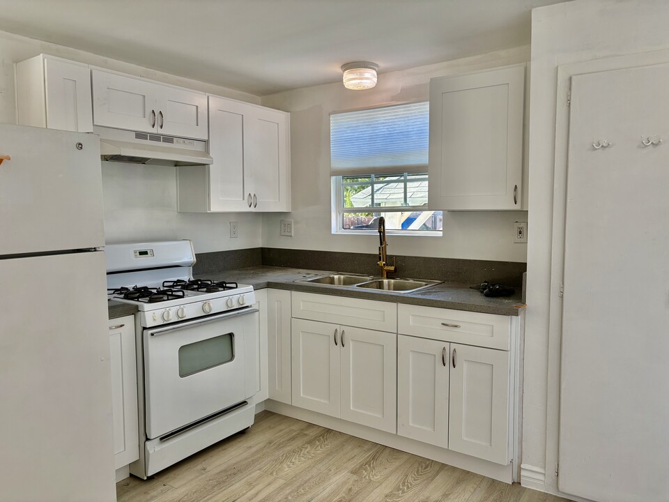 3660 Roosevelt St, Unit B in Riverside, CA - Foto de edificio