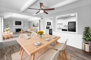 Georgetown Apartments in Merriam, KS - Building Photo