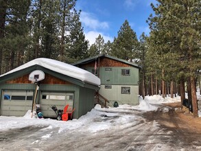 104 Joaquin Rd in Mammoth Lakes, CA - Building Photo - Building Photo