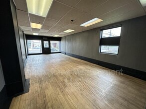 107 E Main St in New Holland, PA - Building Photo - Building Photo