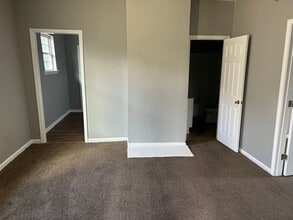 113 W Tinsley St-Unit -Apt B in Griffin, GA - Building Photo - Building Photo