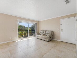 13693 Orange Sunset Dr, Unit 203 in Tampa, FL - Building Photo - Building Photo