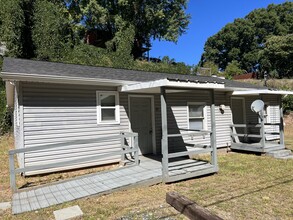 61 Haywood Rd in Asheville, NC - Foto de edificio - Building Photo