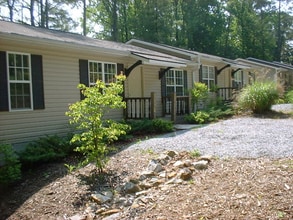 1820 Lower Ridgewood Blvd in Hendersonville, NC - Building Photo - Building Photo
