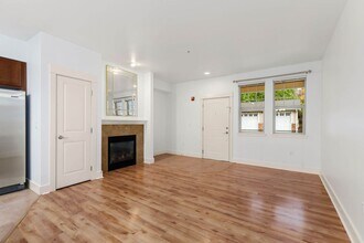 8531 Avondale Rd NE in Redmond, WA - Building Photo - Building Photo