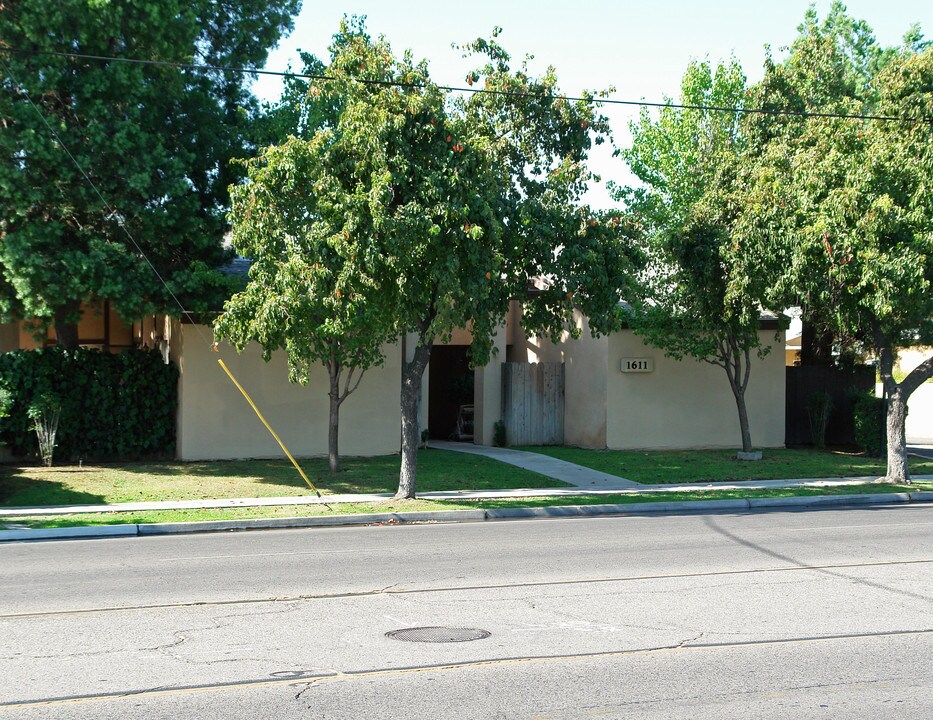 1611 W Shields Ave in Fresno, CA - Building Photo