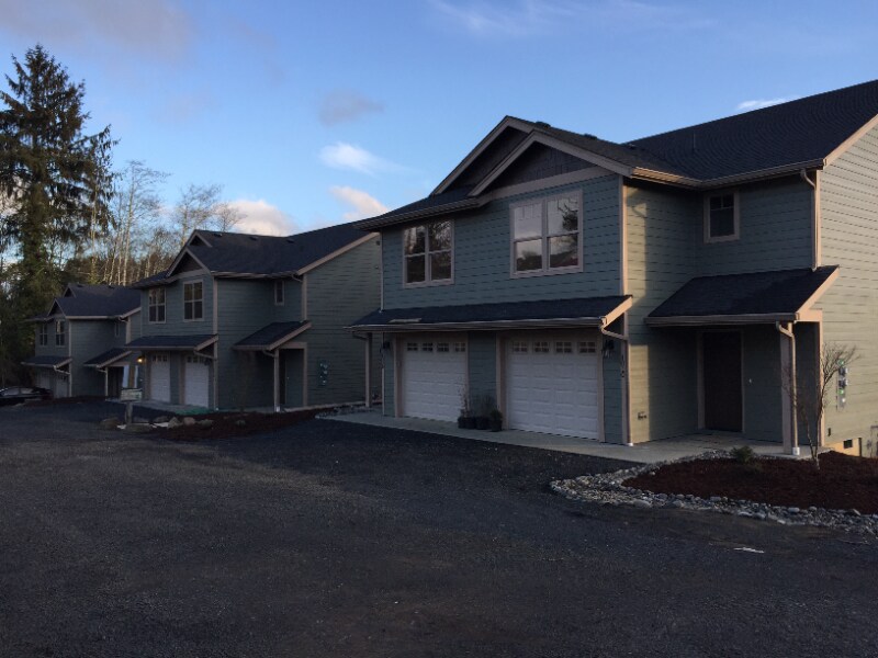 1070 Klaskanine Ave in Astoria, OR - Foto de edificio