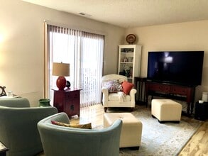 5013 Ravens Crest Dr, Unit 5013 in Plainsboro, NJ - Building Photo - Building Photo