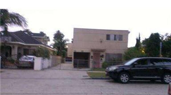 2841 S Sycamore Ave in Los Angeles, CA - Building Photo