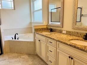 12037 SW 28th Ave in Gainesville, FL - Building Photo - Building Photo