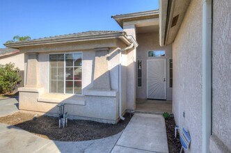 5654 Violet Ave in Fresno, CA - Building Photo - Building Photo