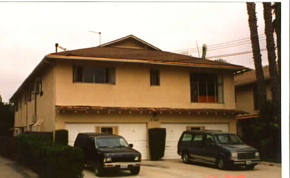 5347-5351 Vantage Ave in North Hollywood, CA - Foto de edificio