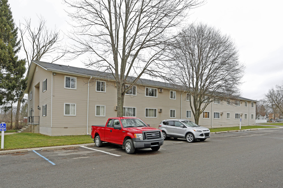 Windmill Pointe Apartments in Armada, MI - Foto de edificio