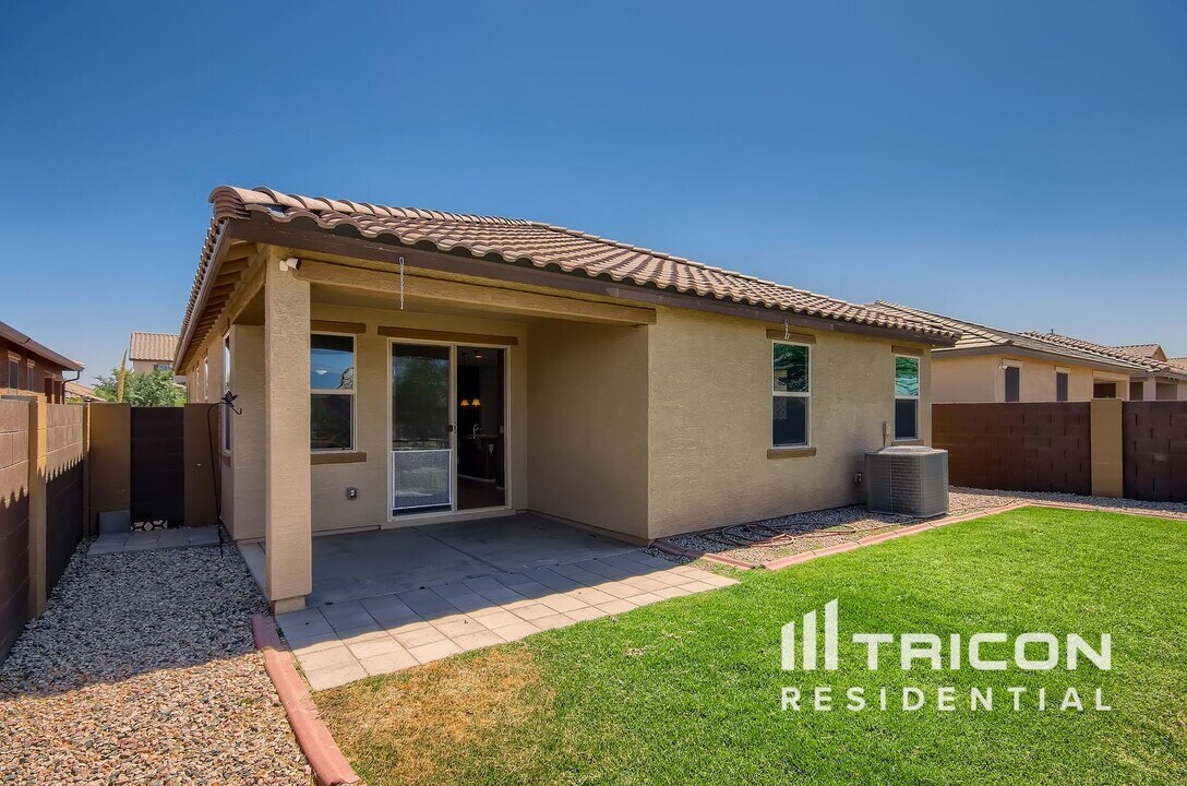 40956 W Tamara Ln in Maricopa, AZ - Building Photo