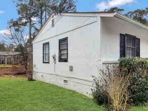 2642 Santa Monica Dr NW in Atlanta, GA - Building Photo - Building Photo