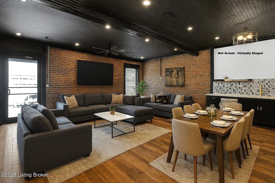 1529 W Market St in Louisville, KY - Building Photo