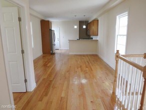 14 Flint St-Unit -Apt 1 in Somerville, MA - Building Photo - Building Photo