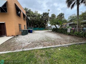 902 Boston Ave in Fort Pierce, FL - Building Photo - Building Photo