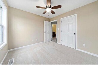 307 Man O War Dr in Oak Grove, KY - Building Photo - Building Photo