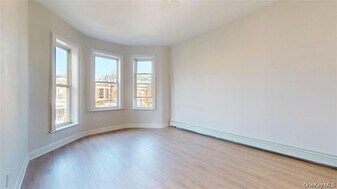 549 Ashford St in Brooklyn, NY - Building Photo