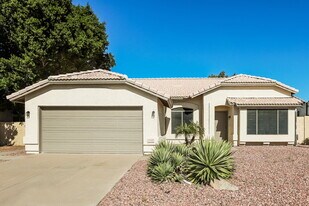 6566 E Fox St in Mesa, AZ - Building Photo