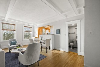 34 Kinross Rd, Unit 12A in Boston, MA - Building Photo - Building Photo