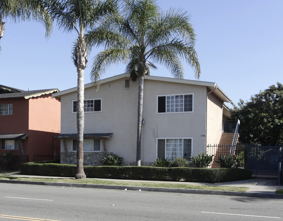 Century South Apartments in Santa Ana, CA - Building Photo