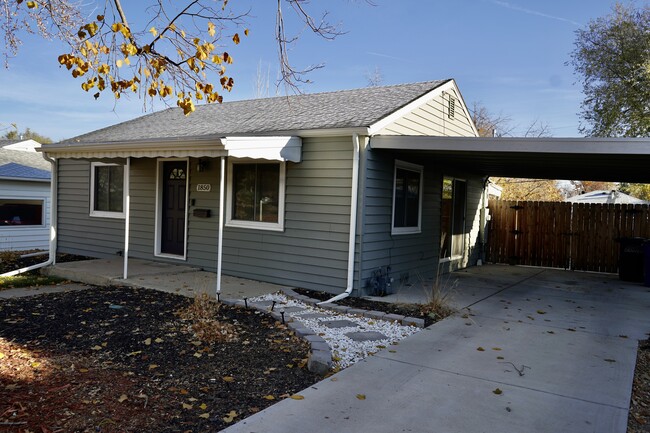 property at 1850 S Knox Ct