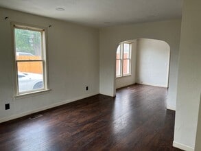 310 SE 6th St in College Place, WA - Building Photo - Building Photo