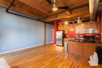 1500 W Monroe St, Unit # 0315 in Chicago, IL - Foto de edificio - Building Photo