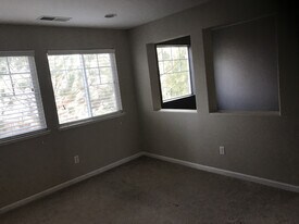 6614 Panther Creek Dr in Sparks, NV - Building Photo