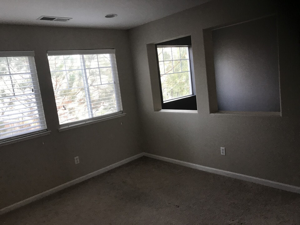 6614 Panther Creek Dr in Sparks, NV - Building Photo