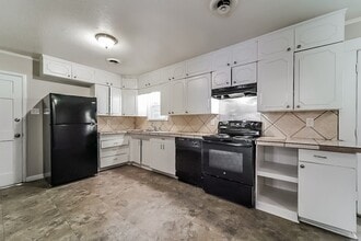 234 Valley Vista Dr in Jackson, MS - Foto de edificio - Building Photo