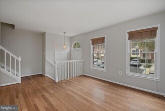 10500 Grove Ridge Pl in Rockville, MD - Building Photo - Building Photo