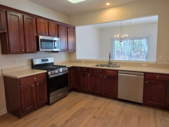 2378 Fairlie Dr in Duluth, GA - Building Photo - Building Photo