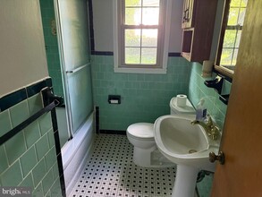 7428 Nigh Rd in Falls Church, VA - Building Photo - Building Photo