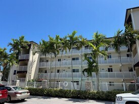 1220 NE 3rd St, Unit 107 in Fort Lauderdale, FL - Building Photo