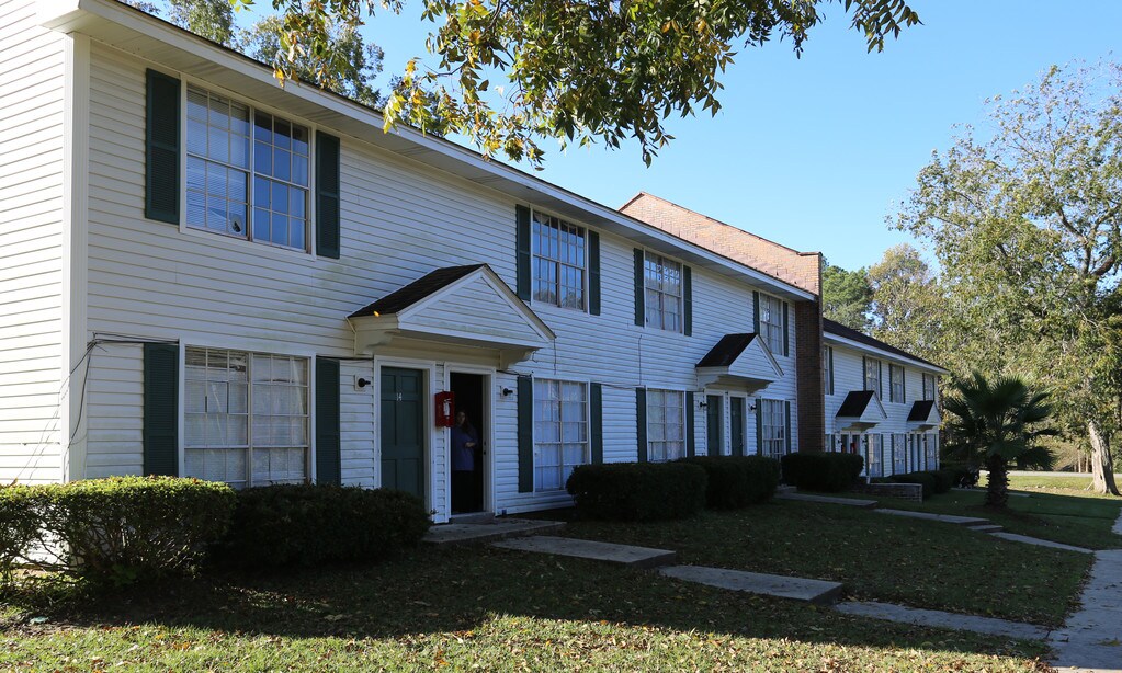 Arbor Green Apartments in Bay AL
