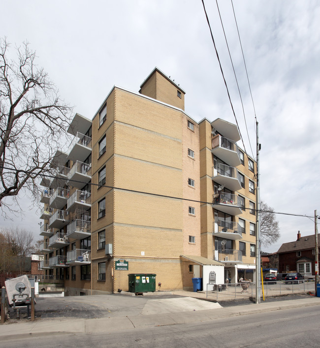 Churchill Towers in Toronto, ON - Building Photo - Building Photo