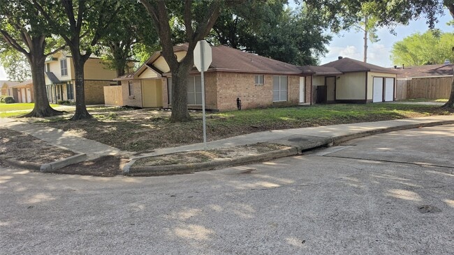 1502 Sudbury Dr