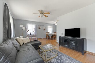 422 E Whittier St in Columbus, OH - Building Photo - Building Photo