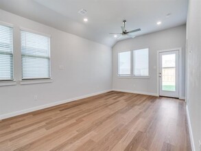 3818 White Rock Dr in Farmersville, TX - Building Photo - Building Photo