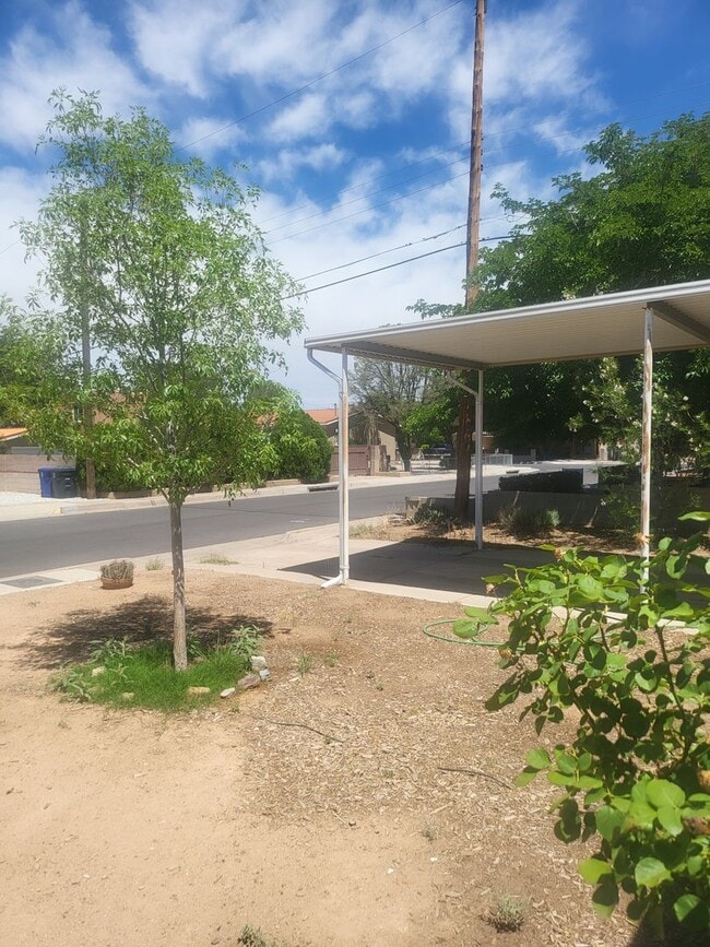 610 Quincy St SE in Albuquerque, NM - Building Photo - Building Photo