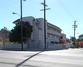 5900 York Blvd in Los Angeles, CA - Foto de edificio - Building Photo